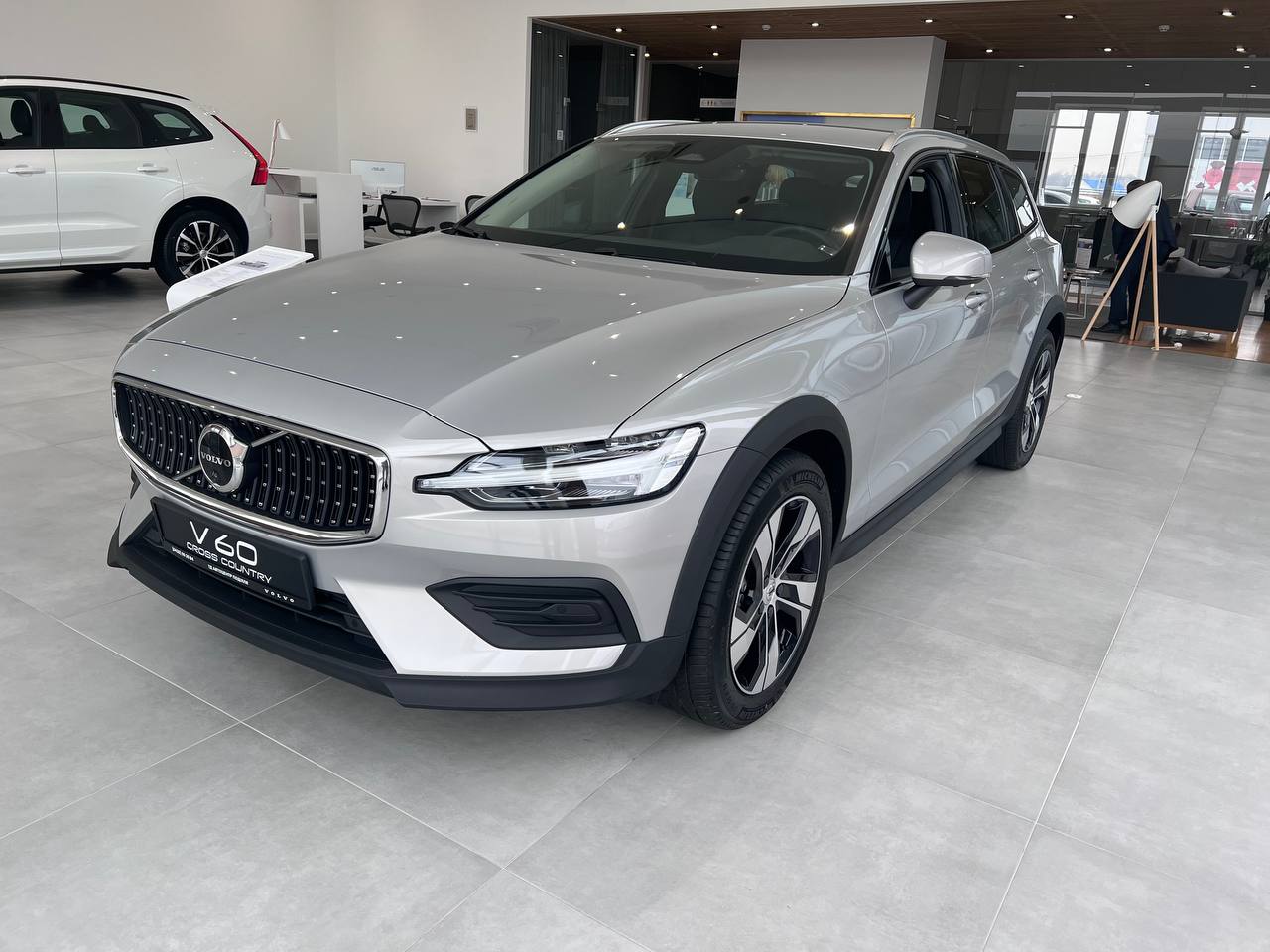 VOLVO V60 CROSS COUNTRY