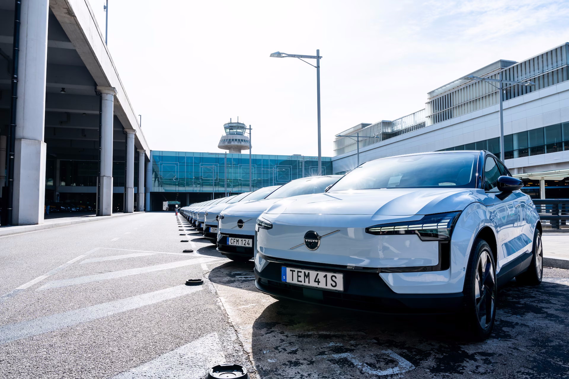 Невеликі, але потужні відгуки ЗМІ: ось що світові ЗМІ кажуть про EX30